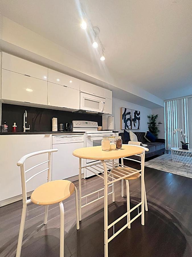 Exquisite Condos By Cn Tower- Dwtown , To Toronto Exterior foto
